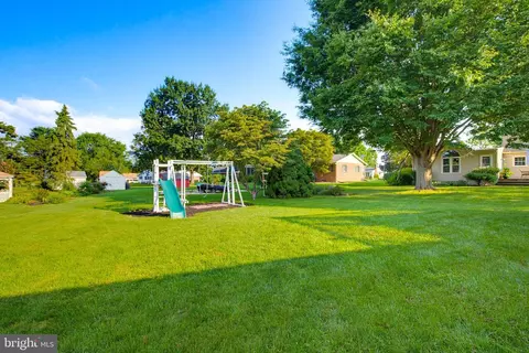 Exterior - 103 Owl Hill Rd, Lititz, PA 17543 photo 7 of 9