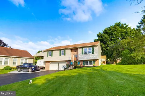 Exterior - 103 Owl Hill Rd, Lititz, PA 17543 photo 2 of 9