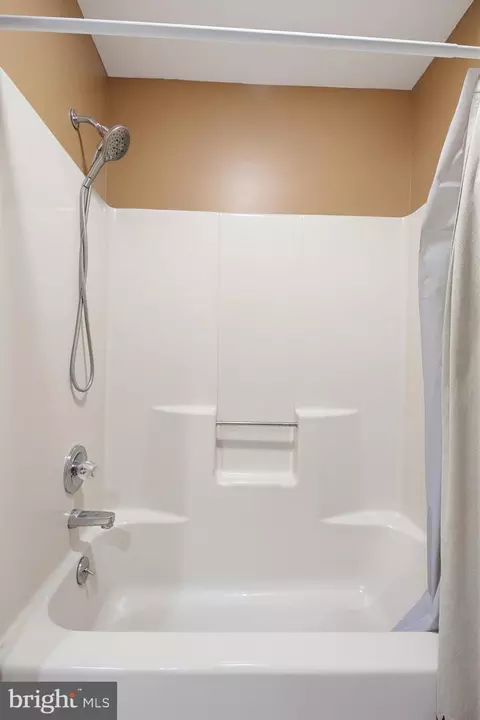 Bath - 103 Owl Hill Rd, Lititz, PA 17543 photo 3 of 3