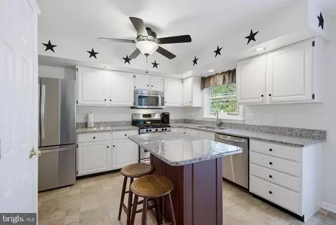 Kitchen - 103 Owl Hill Rd, Lititz, PA 17543 photo 1 of 3