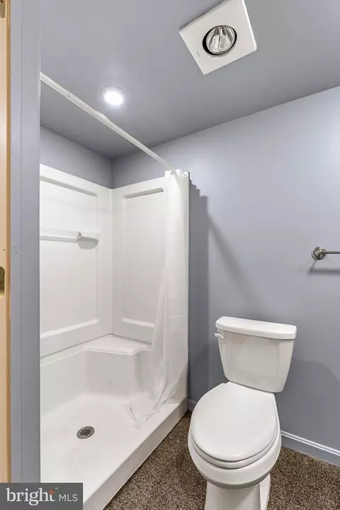 Bath - 1108 Devonshire Rd, Lancaster, PA 17601 photo 4 of 4