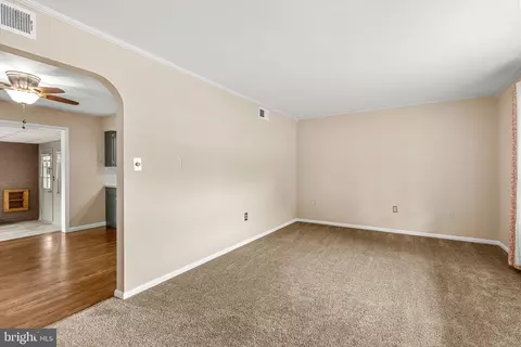 Living - 1108 Devonshire Rd, Lancaster, PA 17601 photo 2 of 6