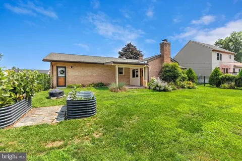 Exterior - 1108 Devonshire Rd, Lancaster, PA 17601 photo 4 of 4