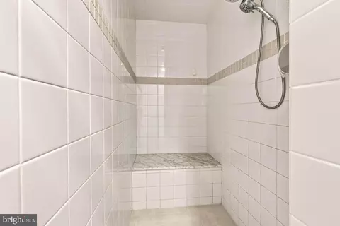 Bath - 744 Goose Neck Dr, Lititz, PA 17543 photo 2 of 3