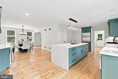 Kitchen - 744 Goose Neck Dr, Lititz, PA 17543 photo 3 of 4