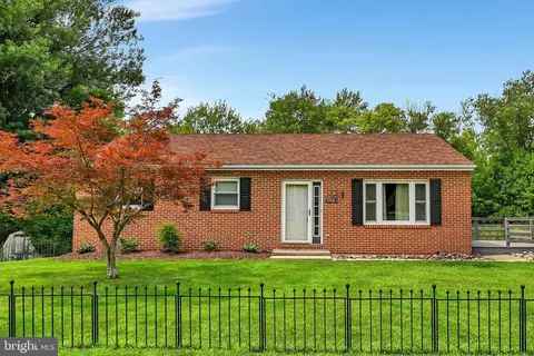 301 Grant Rd, Reinholds, PA 17569