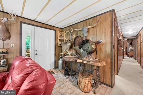 Entry Way - 233 Acorn Ln, Lititz, PA 17543 photo 2 of 2