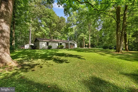 Exterior - 233 Acorn Ln, Lititz, PA 17543 photo 6 of 21