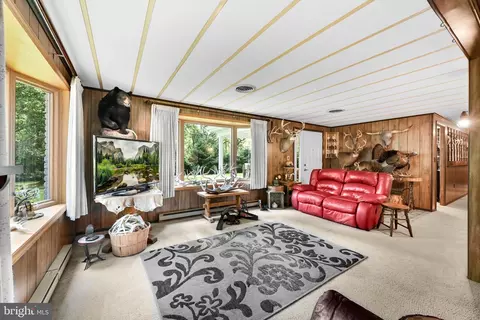 Living - 233 Acorn Ln, Lititz, PA 17543 photo 3 of 3