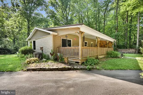 Exterior - 233 Acorn Ln, Lititz, PA 17543 photo 17 of 21