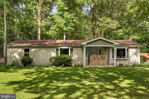 Exterior - 233 Acorn Ln, Lititz, PA 17543 photo 4 of 21