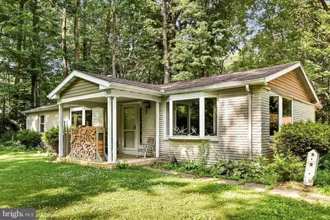 Exterior - 233 Acorn Ln, Lititz, PA 17543 photo 9 of 21