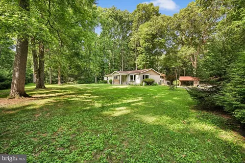 Exterior - 233 Acorn Ln, Lititz, PA 17543 photo 5 of 21