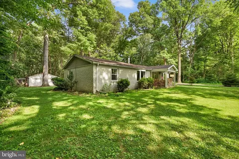 Exterior - 233 Acorn Ln, Lititz, PA 17543 photo 7 of 21
