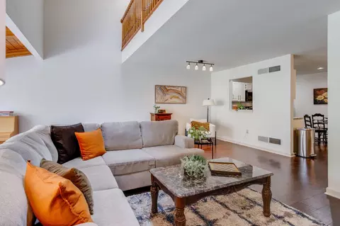 Living - 127 Pepperton Ct, Lititz, PA 17543 photo 3 of 4