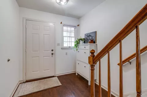Entry Way - 127 Pepperton Ct, Lititz, PA 17543 photo 2 of 2