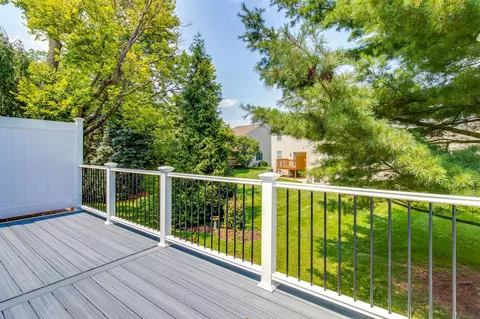 Exterior - 127 Pepperton Ct, Lititz, PA 17543 photo 6 of 6