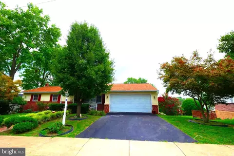 110 Hemlock Rd, Ephrata, PA 17522