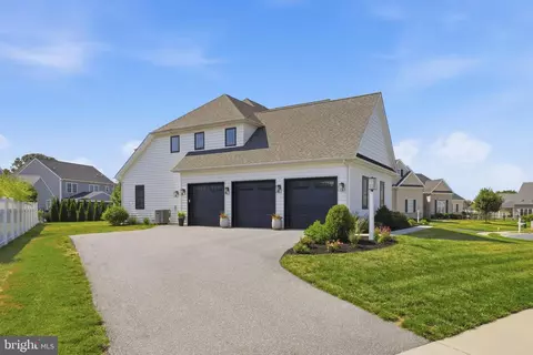 Exterior - 5 Alexa Dr, Lititz, PA 17543 photo 4 of 18