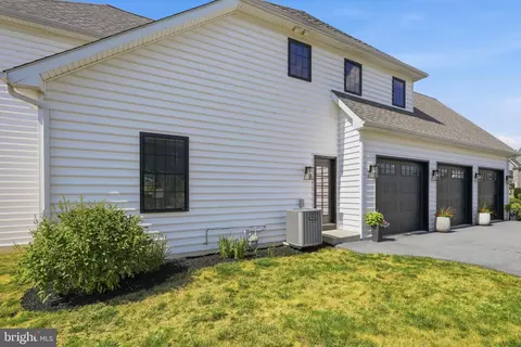 Exterior - 5 Alexa Dr, Lititz, PA 17543 photo 6 of 18