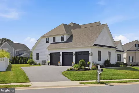 Exterior - 5 Alexa Dr, Lititz, PA 17543 photo 3 of 18