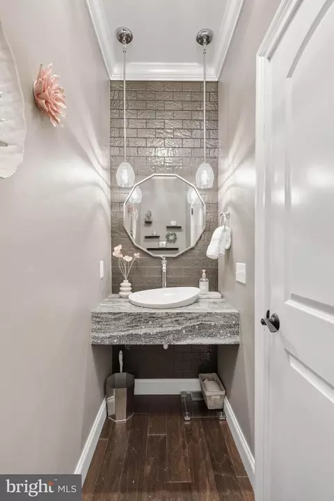 Bath - 5 Alexa Dr, Lititz, PA 17543 photo 2 of 10