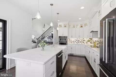 Kitchen - 5 Alexa Dr, Lititz, PA 17543 photo 7 of 8