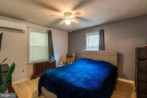 Bedroom - 375 E Main St, Lititz, PA 17543 photo 7 of 9