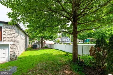 Exterior - 375 E Main St, Lititz, PA 17543 photo 4 of 6