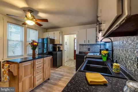 Kitchen - 375 E Main St, Lititz, PA 17543 photo 2 of 4
