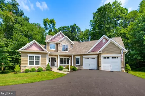 717 King Pen Rd, Kirkwood, PA 17536