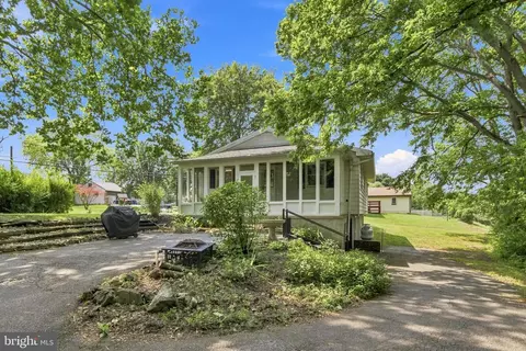 Exterior - 4533 Miller Dr, Mount Joy, PA 17552 photo 6 of 8
