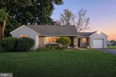 3608 Horizon Dr, Lancaster, PA 17601