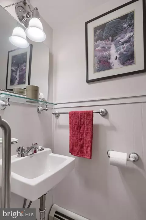 Bath - 26 W Lemon St, Lititz, PA 17543 photo 1 of 2