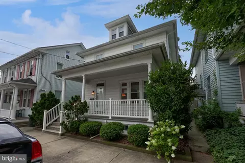 Exterior - 26 W Lemon St, Lititz, PA 17543 photo 10 of 10