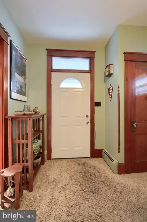 Entry Way - 26 W Lemon St, Lititz, PA 17543 photo 1 of 4