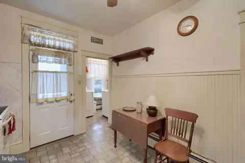 Entry Way - 26 W Lemon St, Lititz, PA 17543 photo 3 of 4