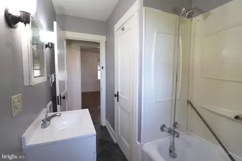 Bath - 634 E 28th Division Hwy, Lititz, PA 17543 photo 1 of 1