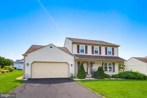 214 Mentzer Ave, New Holland, PA 17557