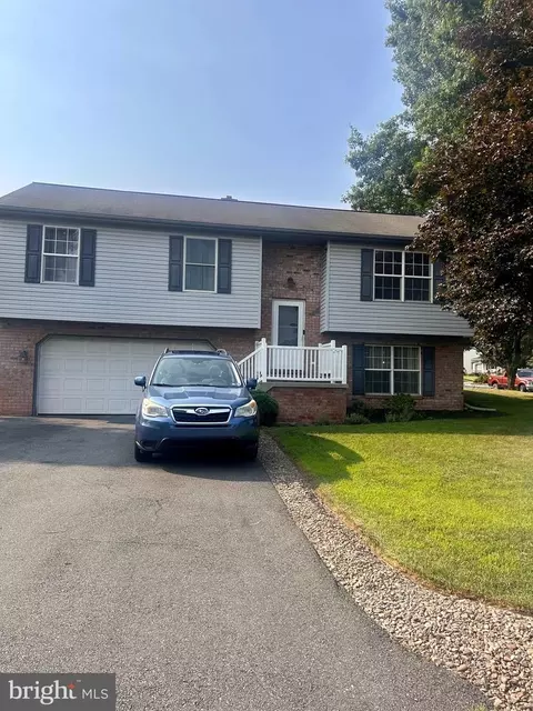 1 Burkey Dr, Denver, PA 17517