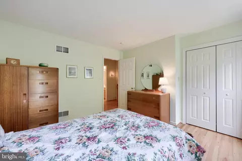 Bedroom - 348 Squire Ln, Lititz, PA 17543 photo 5 of 6