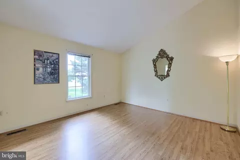 Living - 348 Squire Ln, Lititz, PA 17543 photo 2 of 2