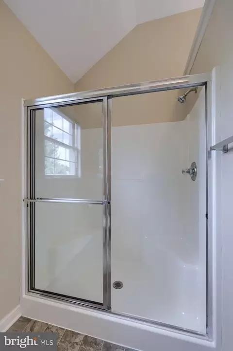 Bath - 348 Squire Ln, Lititz, PA 17543 photo 6 of 6