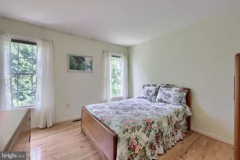 Bedroom - 348 Squire Ln, Lititz, PA 17543 photo 4 of 6