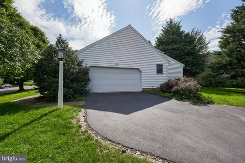 Exterior - 348 Squire Ln, Lititz, PA 17543 photo 5 of 8