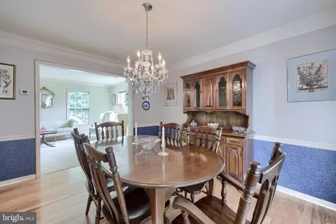 Dining - 348 Squire Ln, Lititz, PA 17543 photo 3 of 4