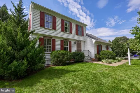 Exterior - 348 Squire Ln, Lititz, PA 17543 photo 7 of 8