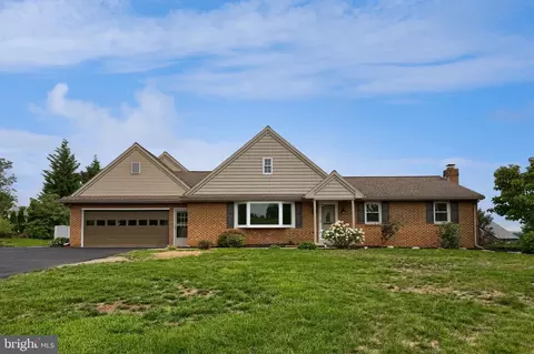 805 Lincoln Rd, Lititz, PA 17543