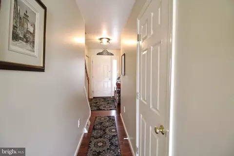 Entry Way - 21 Tumbling Run, Lititz, PA 17543 photo 3 of 6