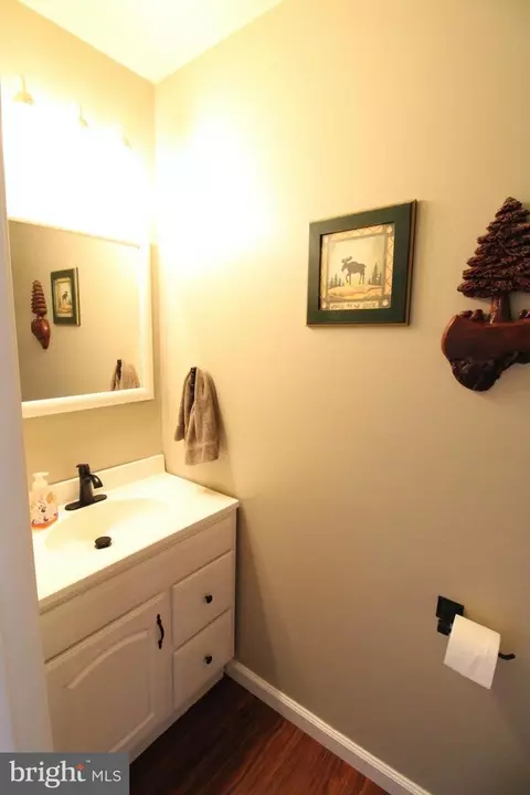 Bath - 21 Tumbling Run, Lititz, PA 17543 photo 1 of 4